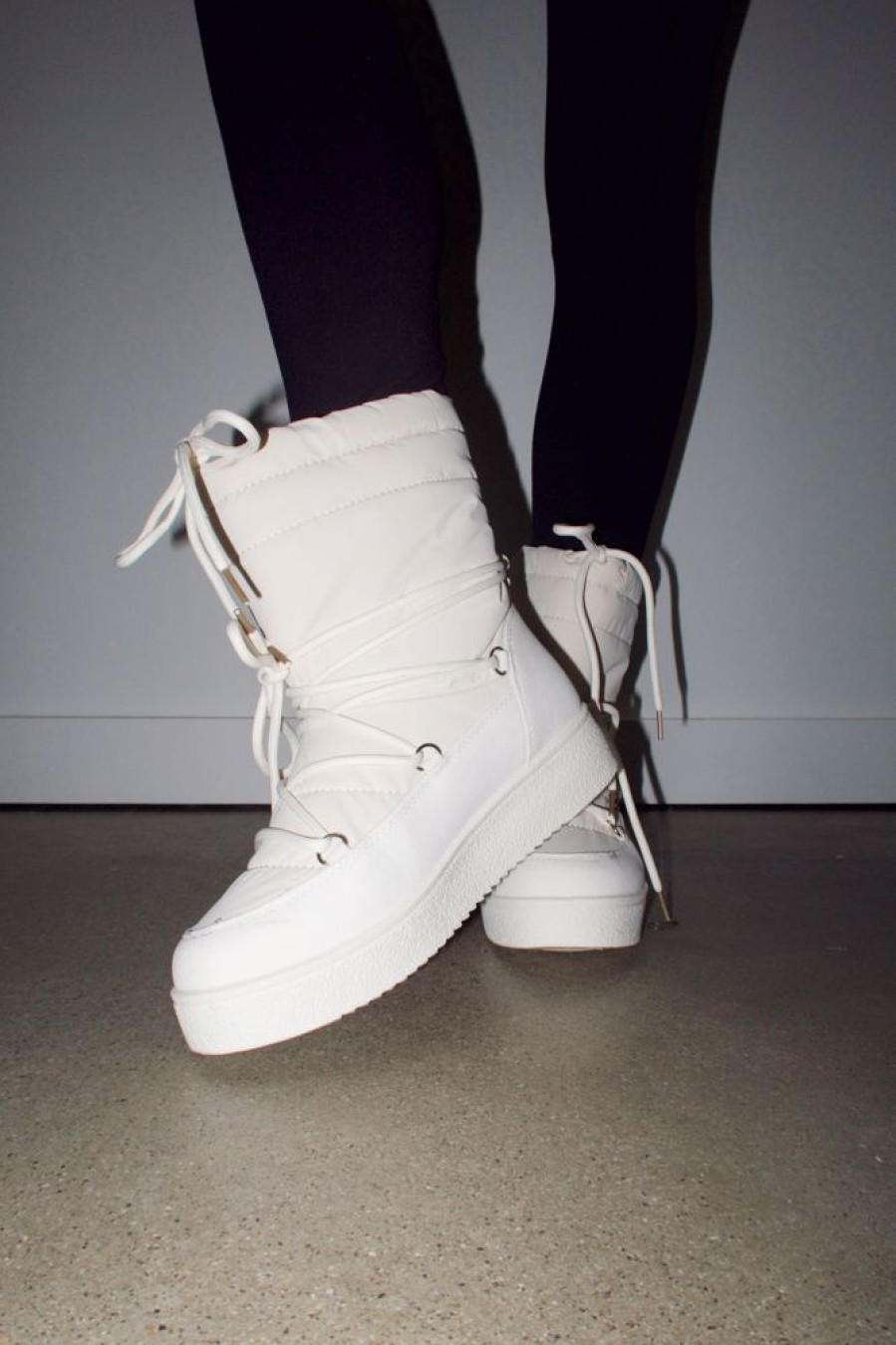 Lane 201 | Snowy Streets Boots