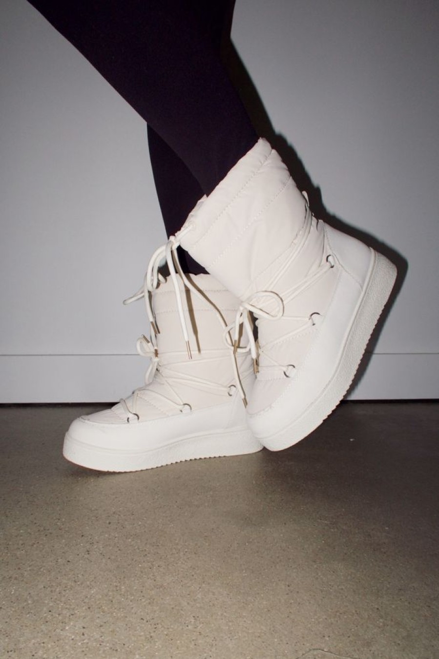 Lane 201 | Snowy Streets Boots