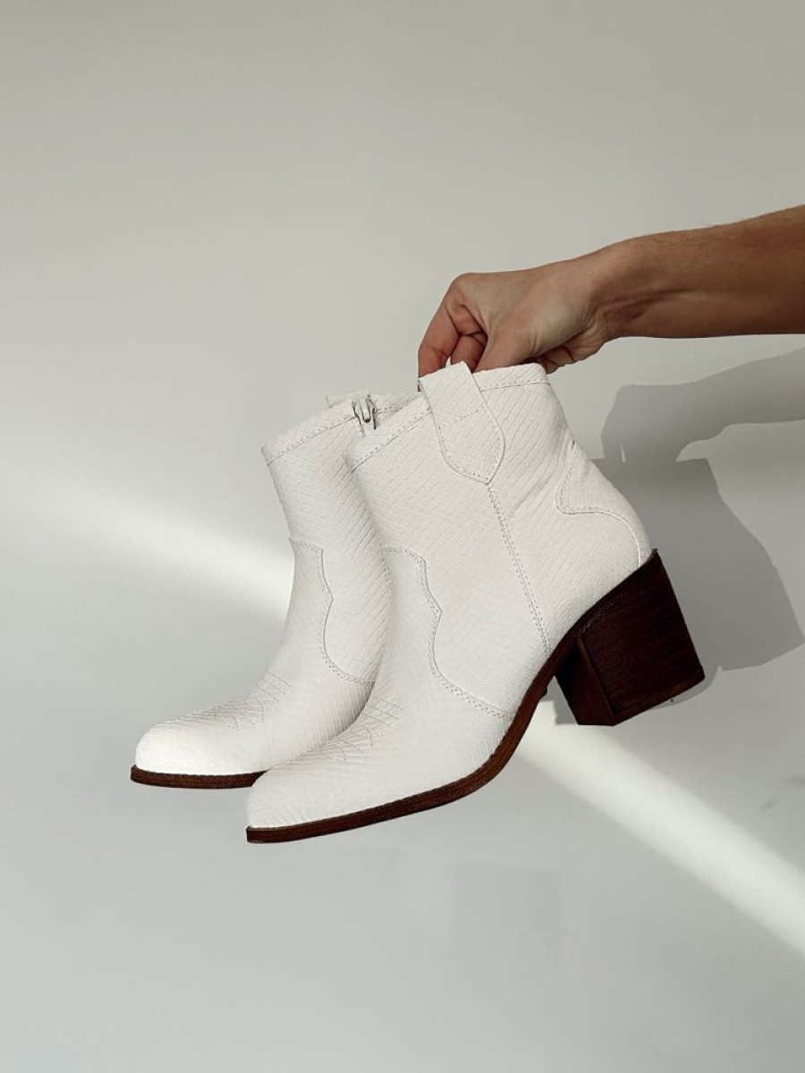 Lane 201 | Chinese Laundry Laura Bootie