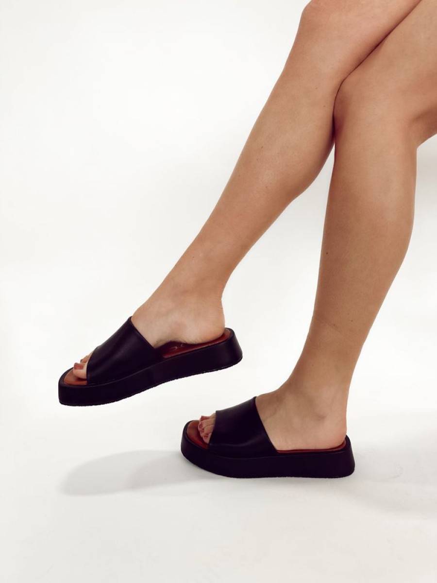 Lane 201 | Black Kathy Sandal