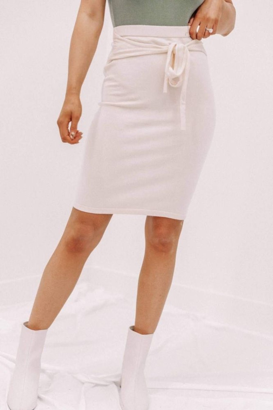 Lane 201 | Cream Ribbed Midi Skirt