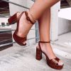 Lane 201 | Kristina Heel