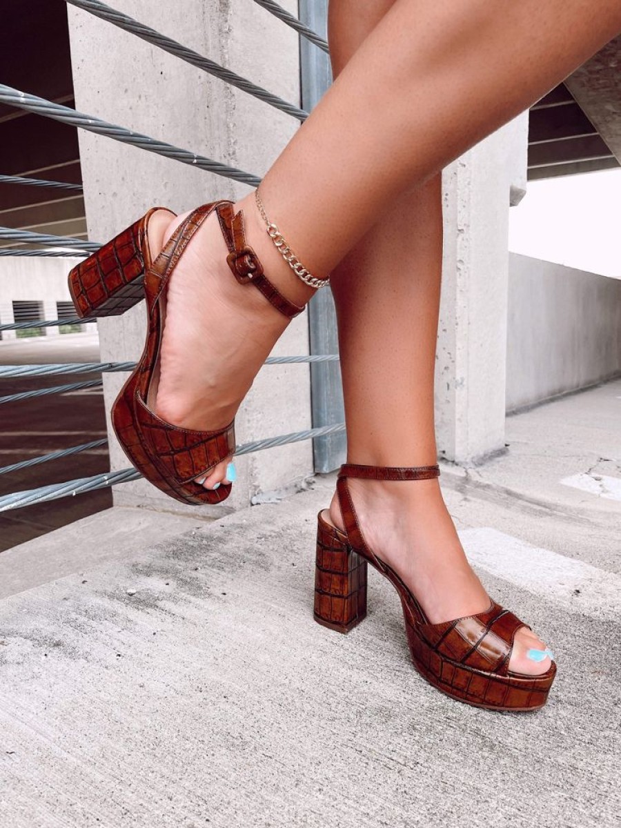 Lane 201 | Kristina Heel